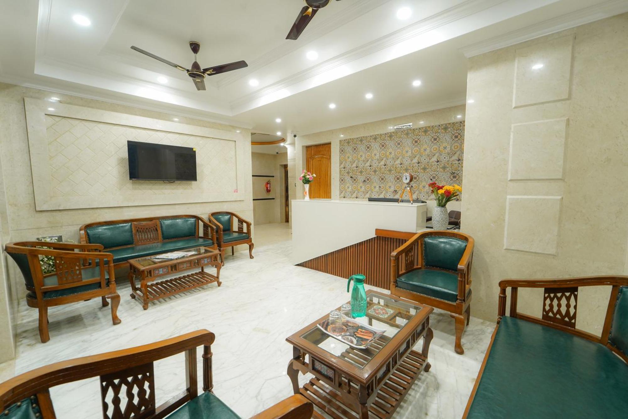 Hotel Bright Star Mahābaleshwar Екстериор снимка