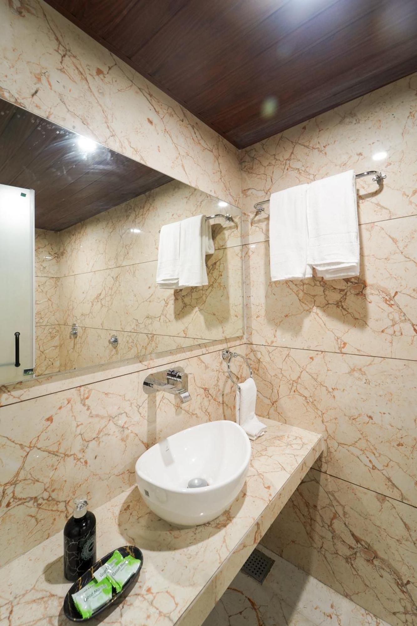 Hotel Bright Star Mahābaleshwar Екстериор снимка