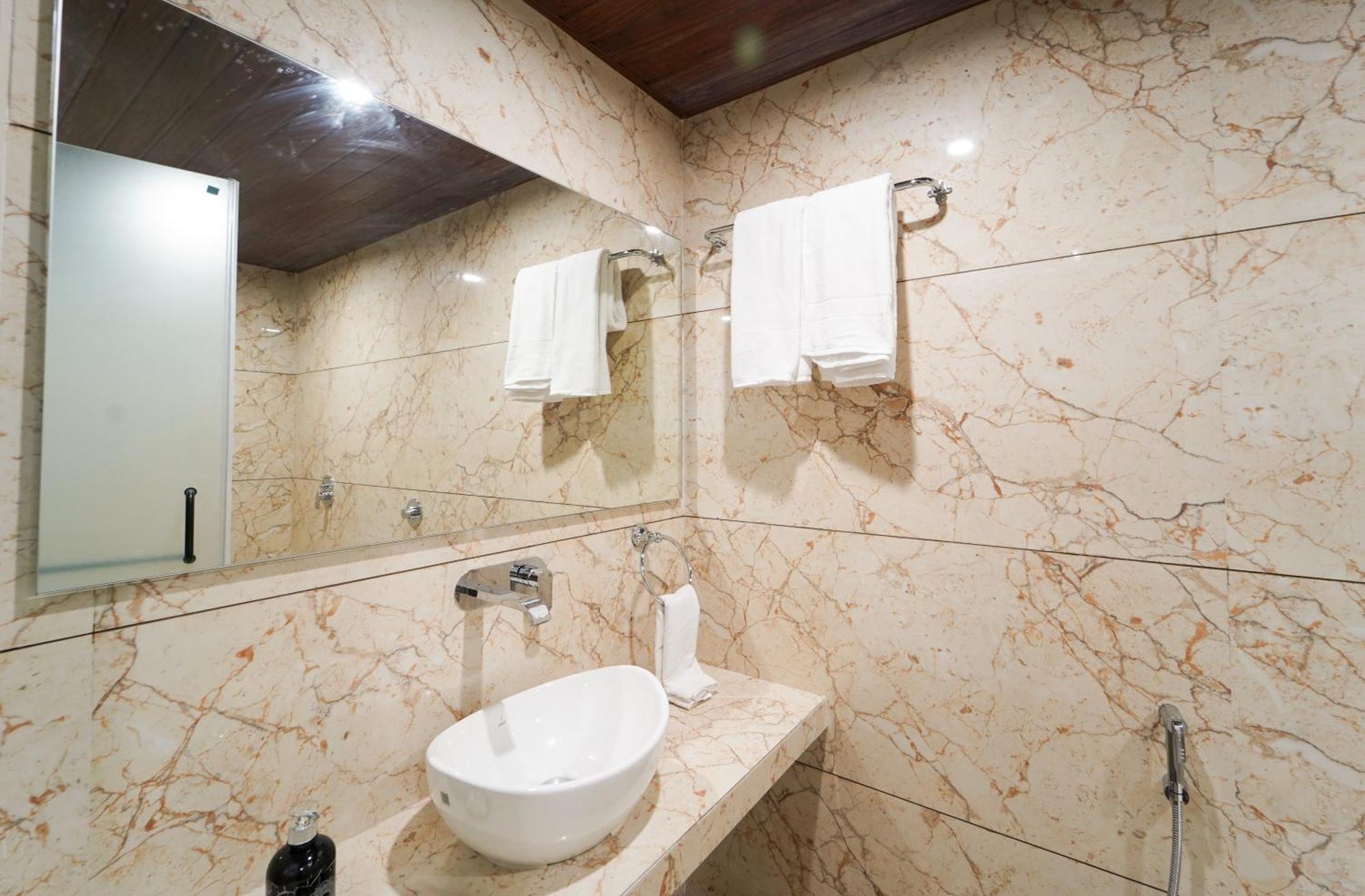 Hotel Bright Star Mahābaleshwar Екстериор снимка