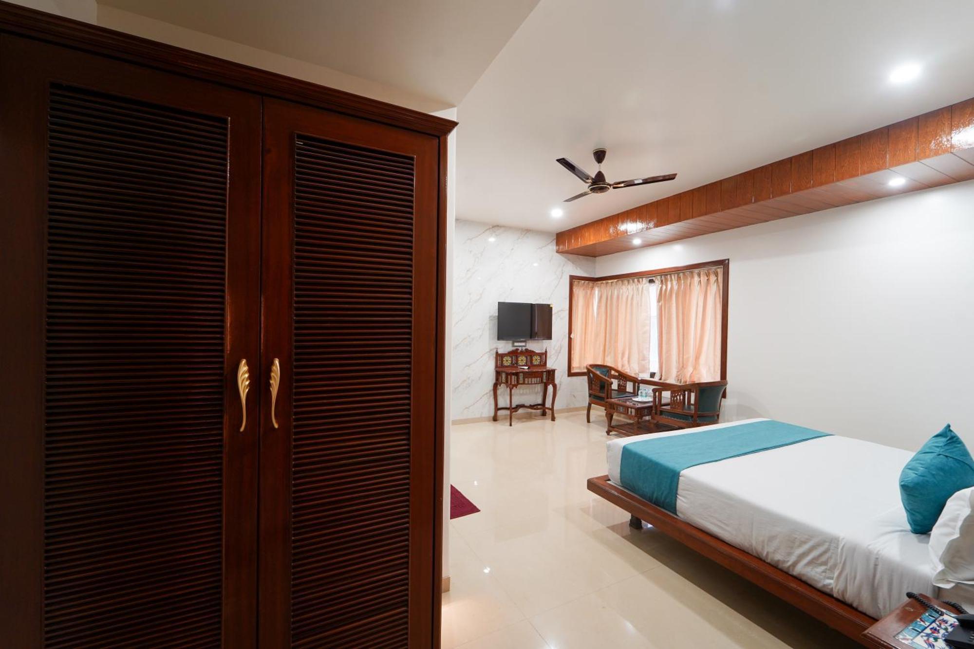 Hotel Bright Star Mahābaleshwar Екстериор снимка