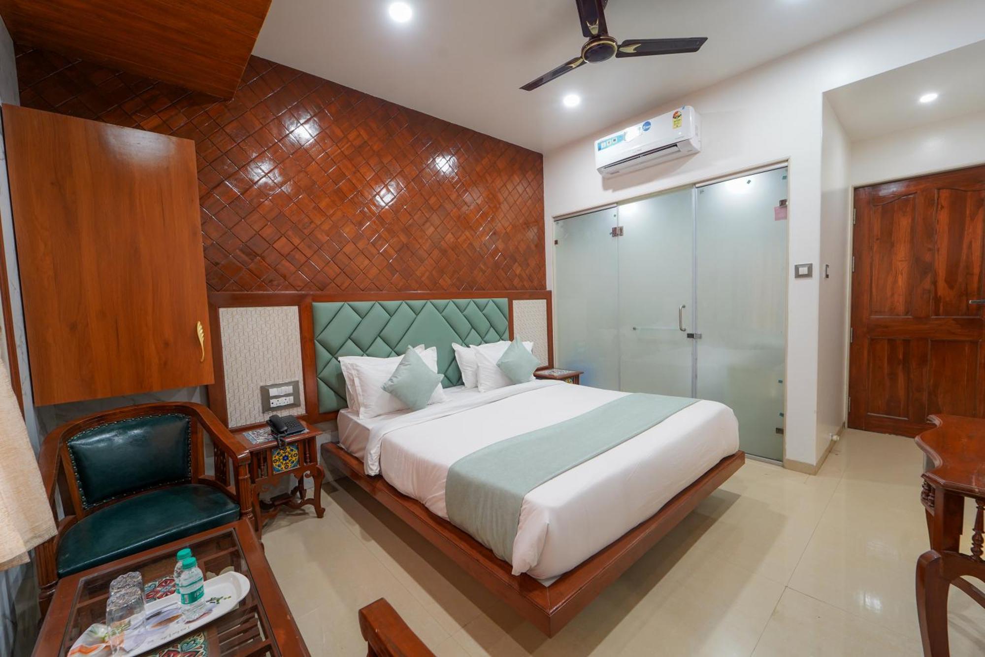 Hotel Bright Star Mahābaleshwar Екстериор снимка