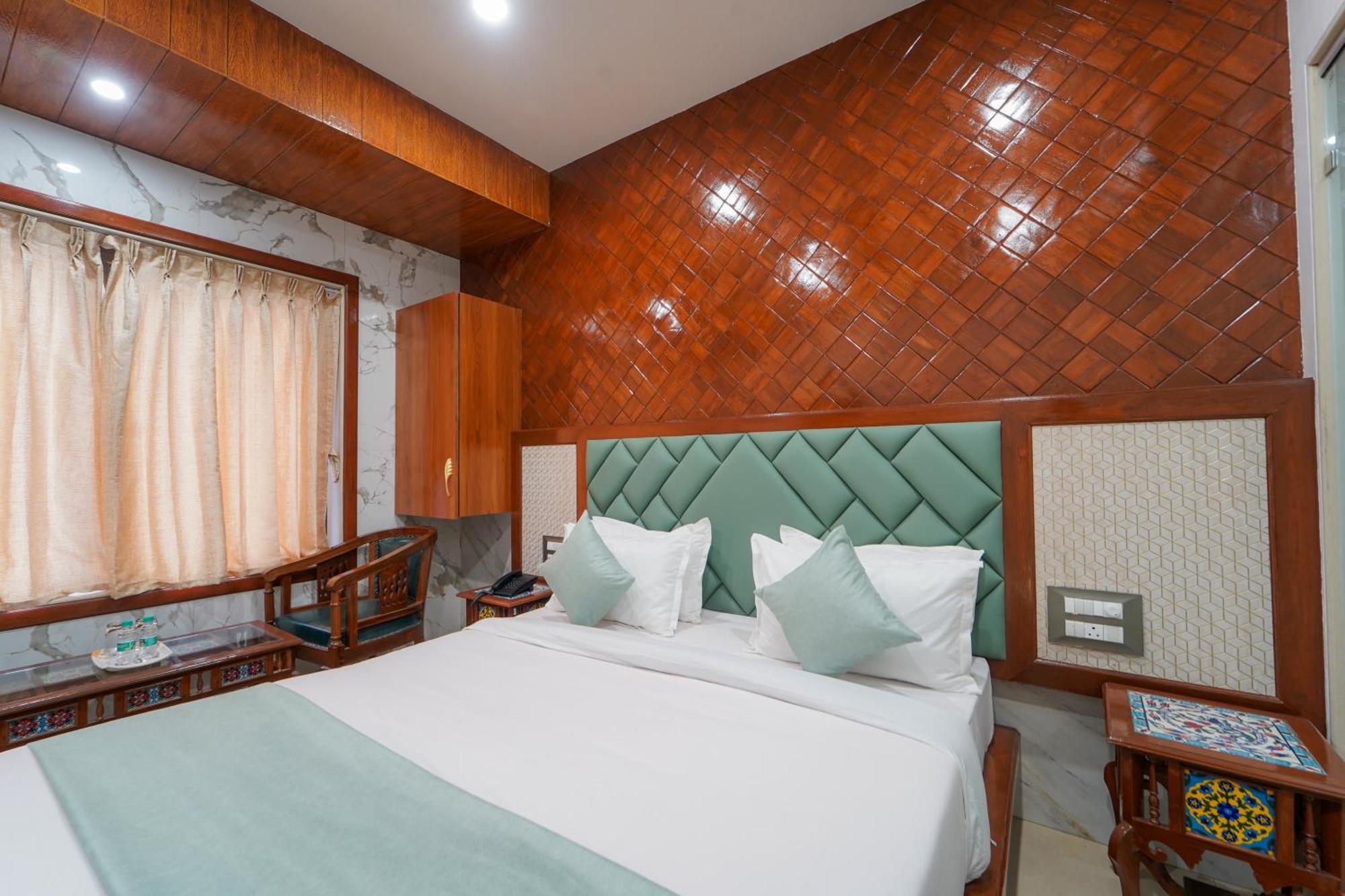 Hotel Bright Star Mahābaleshwar Екстериор снимка