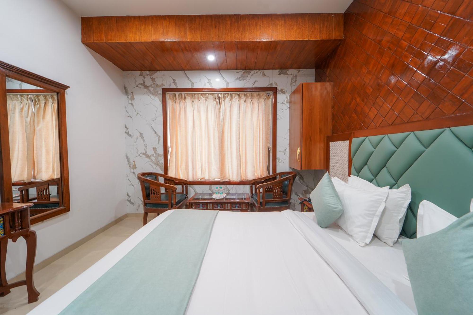 Hotel Bright Star Mahābaleshwar Екстериор снимка