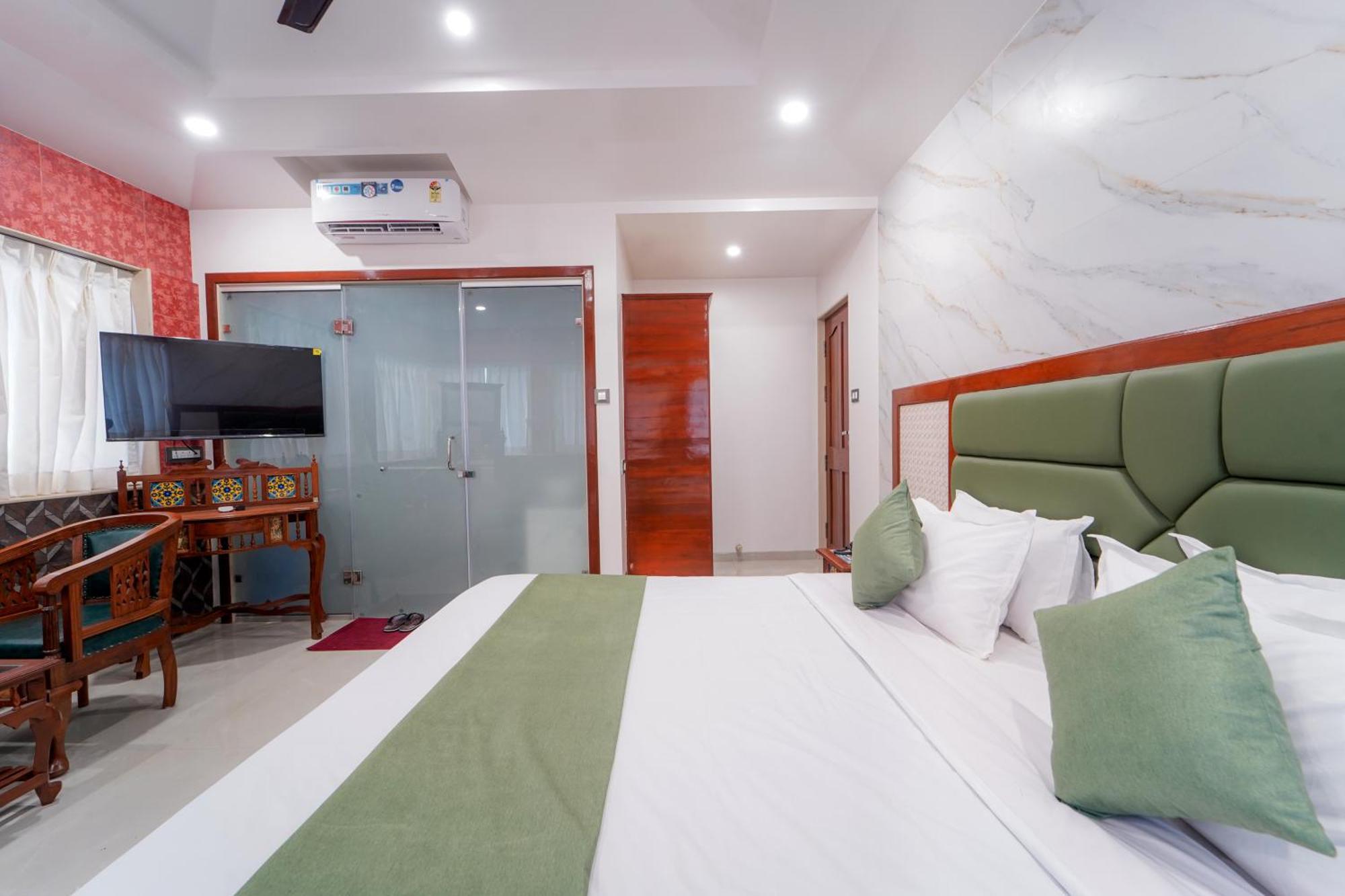 Hotel Bright Star Mahābaleshwar Екстериор снимка