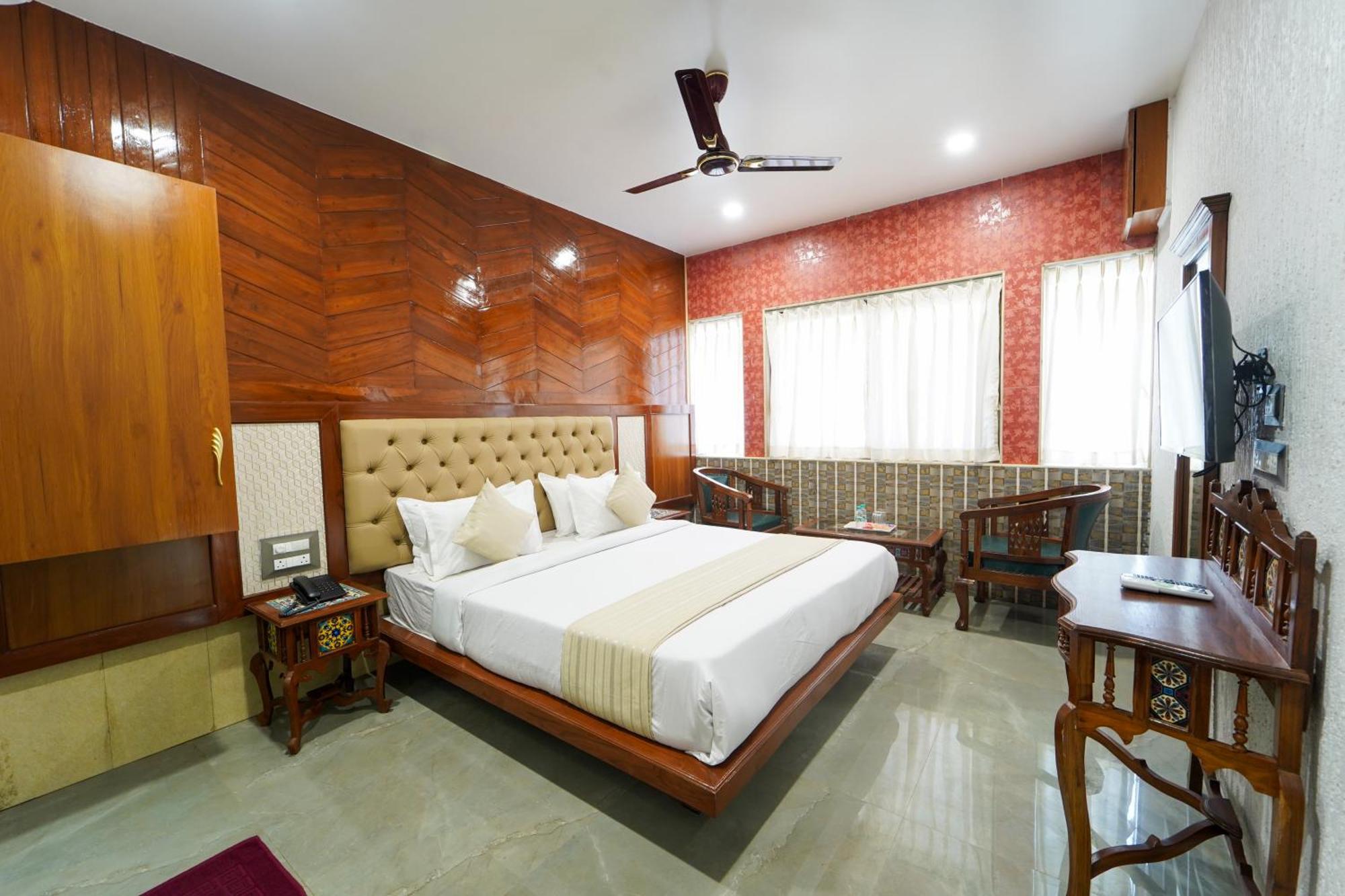 Hotel Bright Star Mahābaleshwar Екстериор снимка