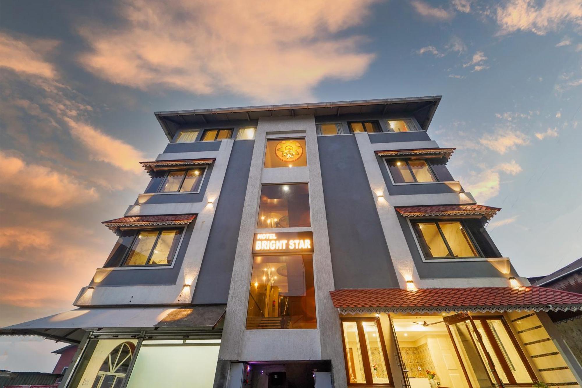 Hotel Bright Star Mahābaleshwar Екстериор снимка