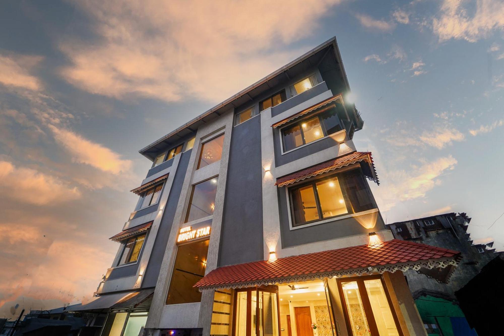 Hotel Bright Star Mahābaleshwar Екстериор снимка