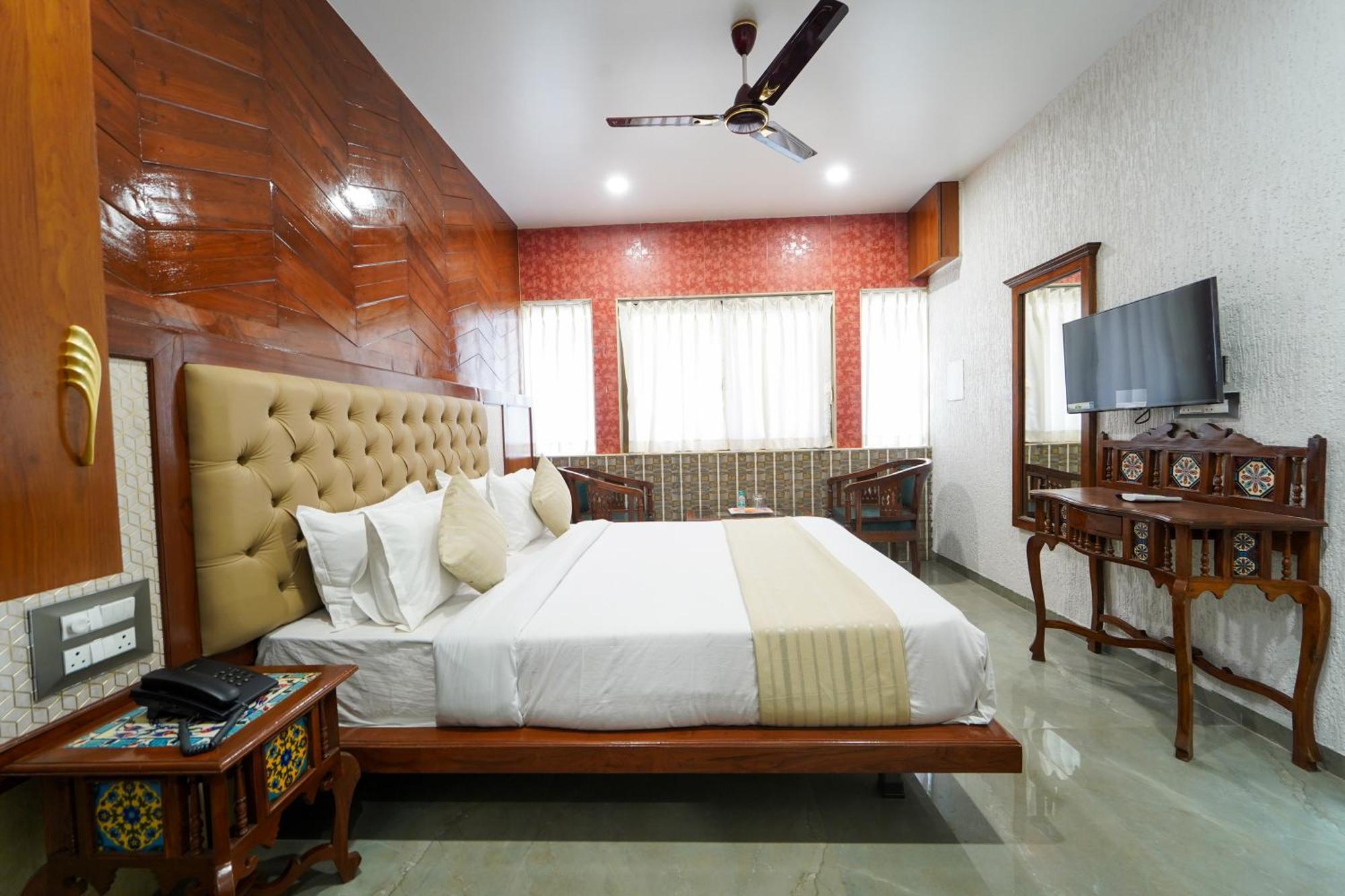Hotel Bright Star Mahābaleshwar Екстериор снимка